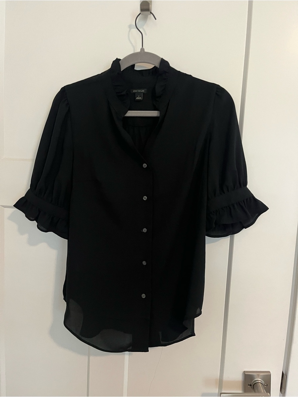 Ann Taylor Black Ruffled Short-Sleeve Button Blouse
